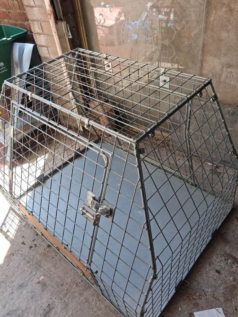 Trystorme lockable dog cage