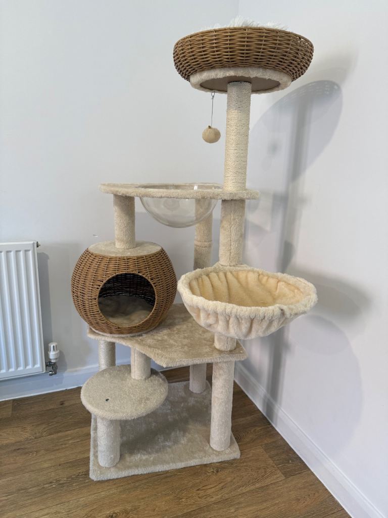 Cat tree/ tower large 