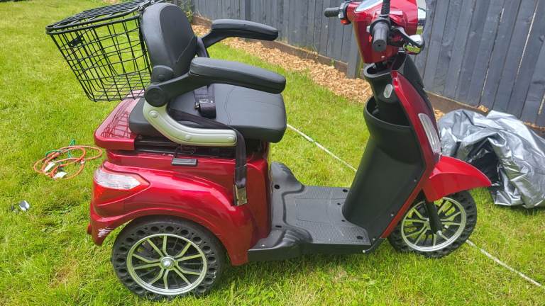 Large mobility scooter ZT500 by greenpower