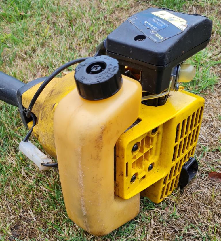McCulloch TrimMac 210 Petrol Strimmer lightweight Garden Tool perth