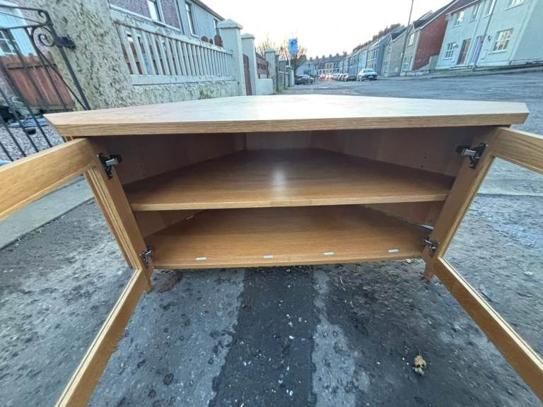 Oakwood tv cabinet only £49