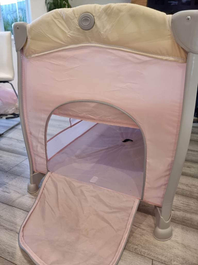 Travel cot for baby/toddler