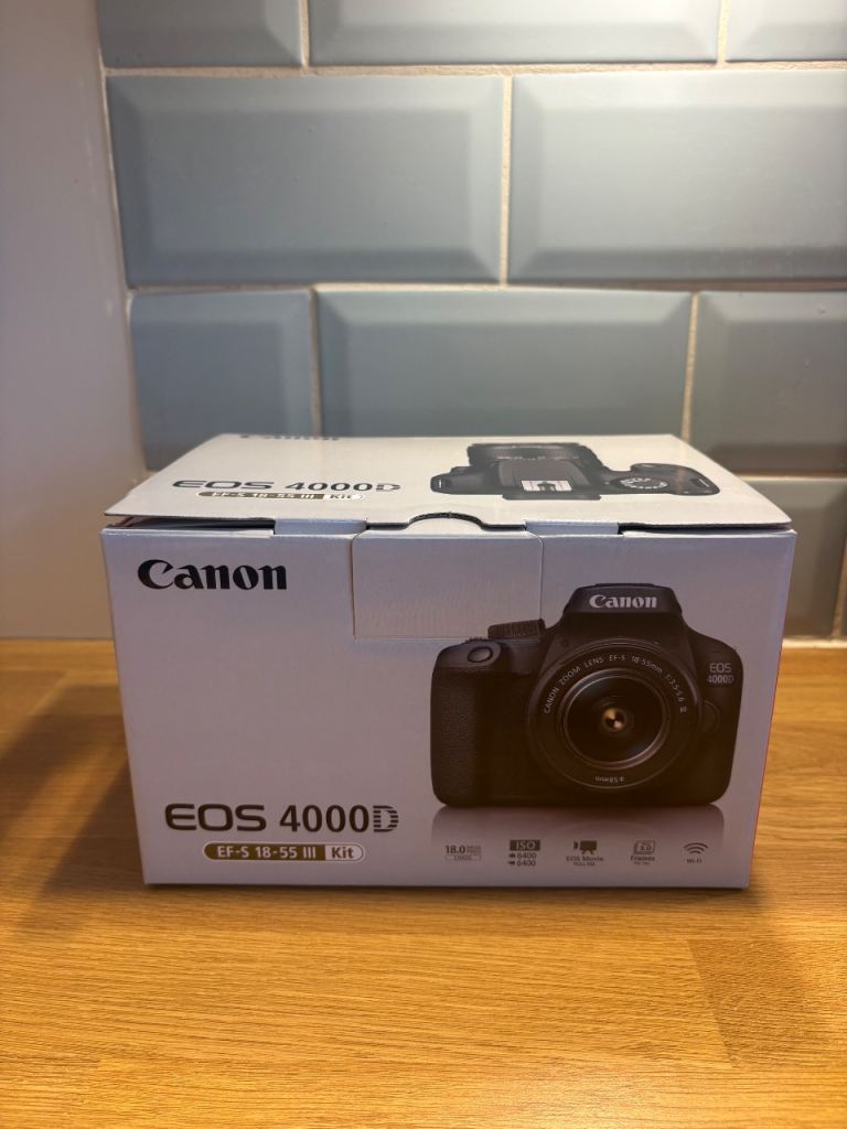 Canon EOS 4000D DSLR camera with EF-S 18-55 lll kit brand new 