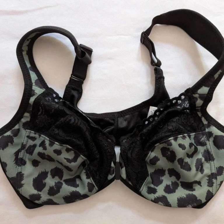 Glamorise Wonderwire Front-Closure Underwire Bra Green & Black Leopard Print 34C