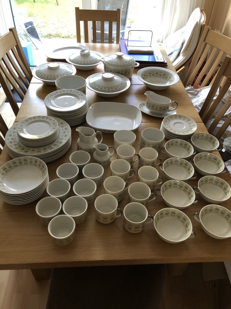 Vintage Royal Doulton Samarra full dinner service (76 piece)