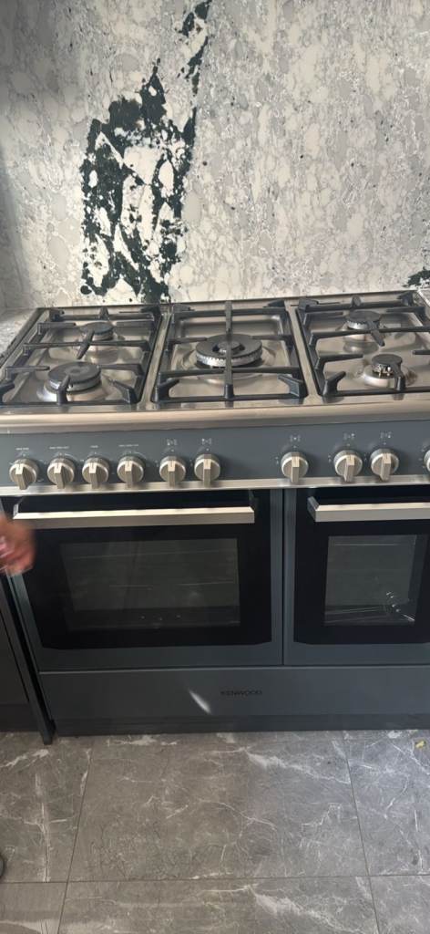 Good Condition Grey Freestanding Range Cooker
