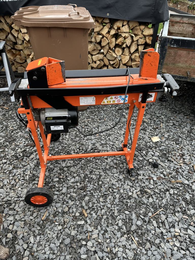 Log Splitter hire / Not for sale 