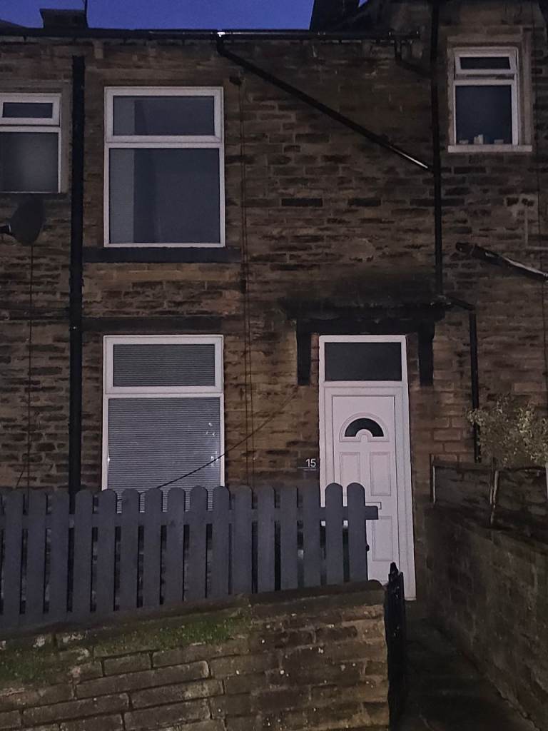 1 Bedroom House Cottage To Let / Rent Thornton BD13