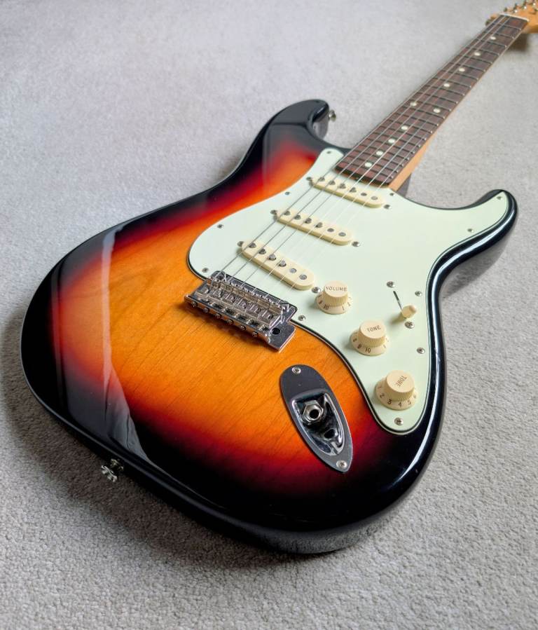 Fender Stratocaster Classic Player 60s Custom Shop Pickups 3TS