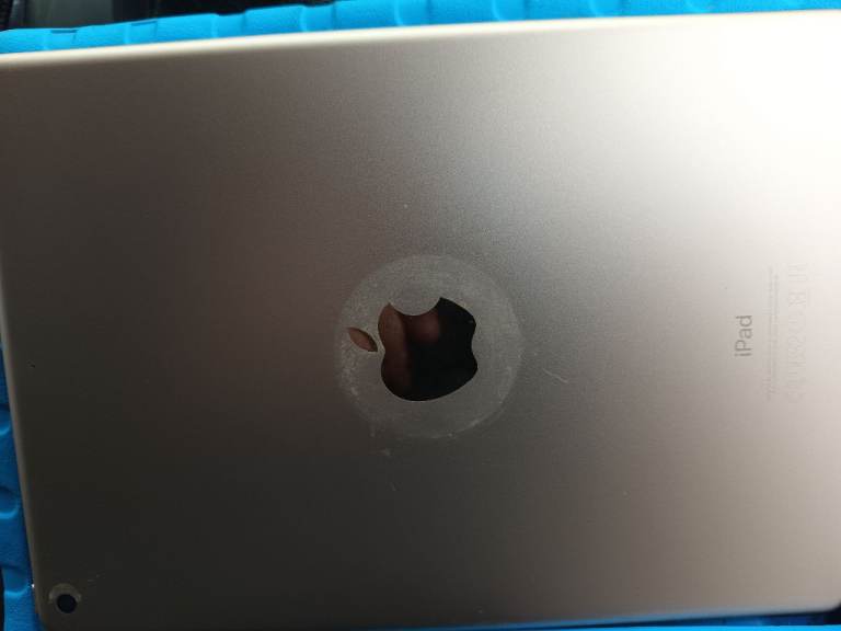 Apple tablet 