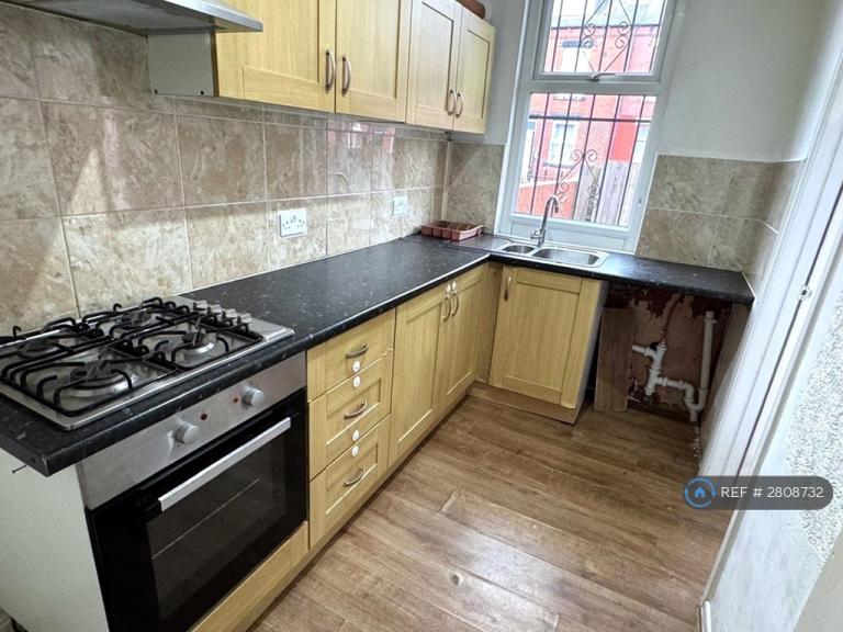 2 bedroom house in Nowell Grove, Leeds, LS9 (2 bed) (#2808732)