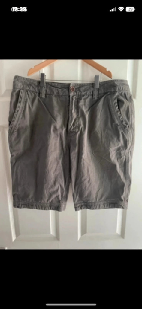 Fat face khaki cargo shorts in size waist 36"