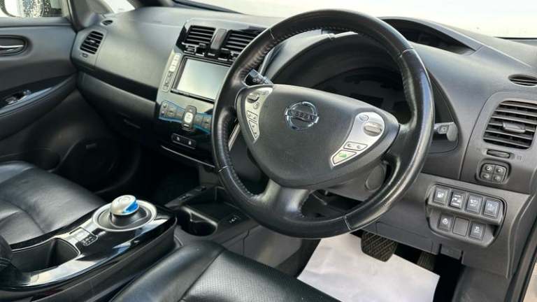 2015 Nissan Leaf 80kW Tekna 24kWh 5dr Auto HATCHBACK ELECTRIC Automatic