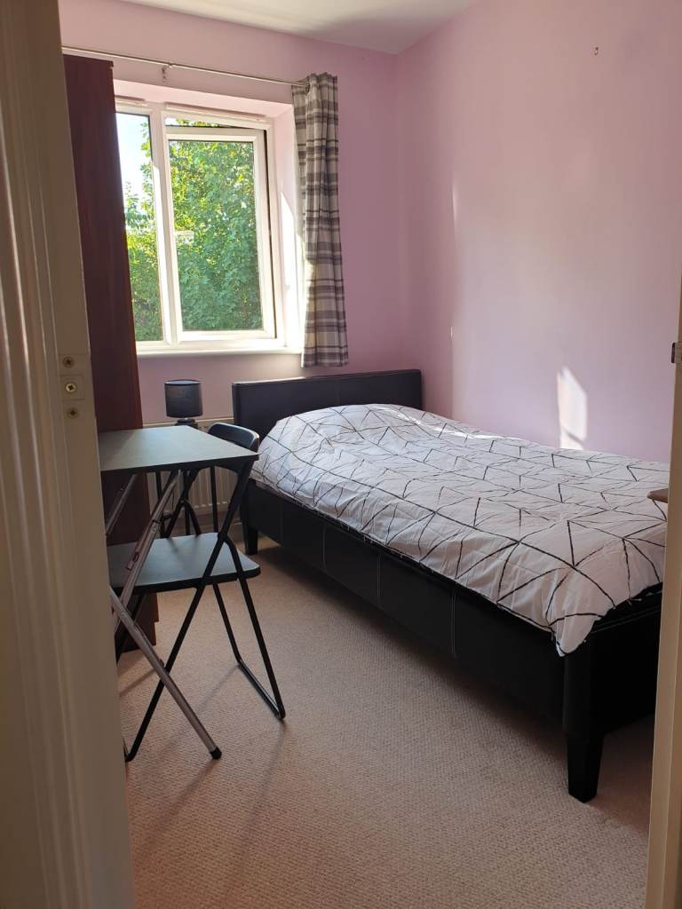 Furnished Single Room Available, Nottingham, NG5