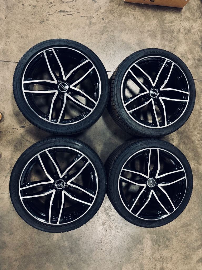 GENUINE AUDI 20” RS WHEELS - SET OF 4 - MINT CONDITION