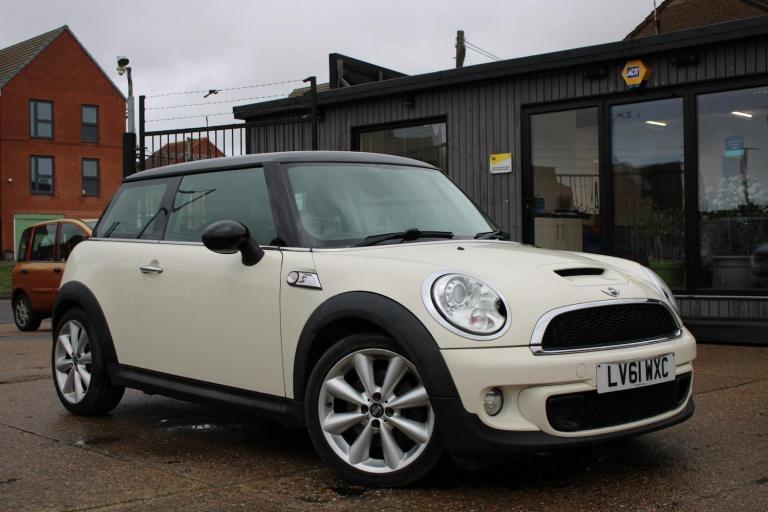 2011 MINI Hatch 1.6 Cooper S Hatchback 3dr Petrol Manual Euro 5 (s/s) (184 ps) Hatchback Petrol M...