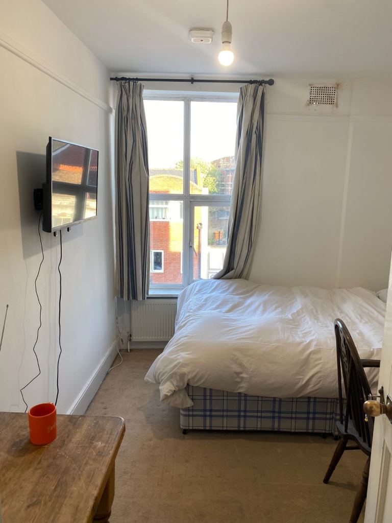 Spacious single room to rent