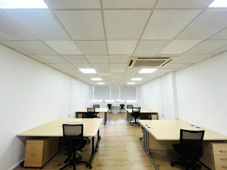 Large Office / Beauty Studio to Rent In Park Royal NW10