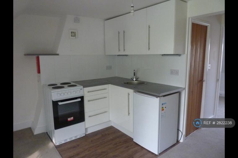 1 bedroom flat in Hartford Road, Huntingdon, PE29 (1 bed) (#2822238)