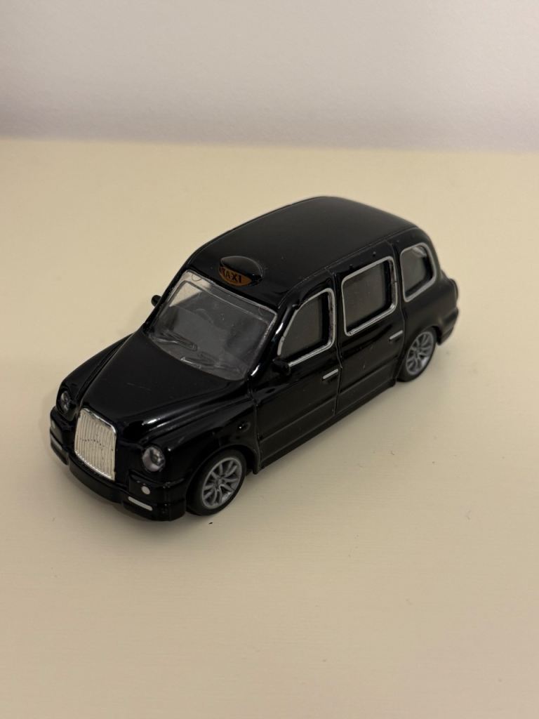 Classic London Black Cab Taxi Toy Model Diecast Car Collectible