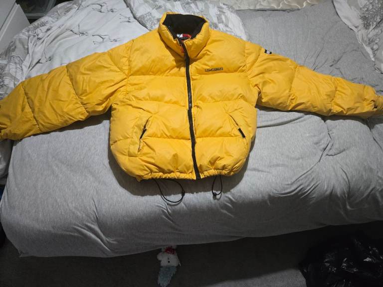 Yellow Tommy Hilfiger original Puffer Jacket – Good Condition