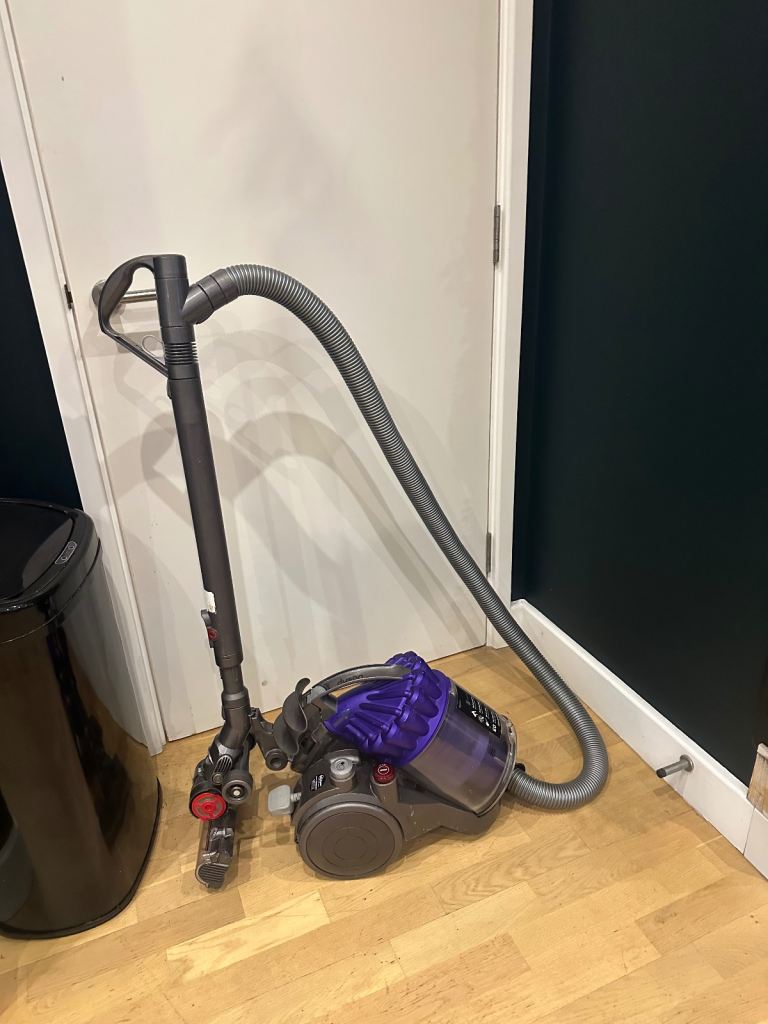 Dyson dc32 animal cylinder cyclone vacuum cleaner 