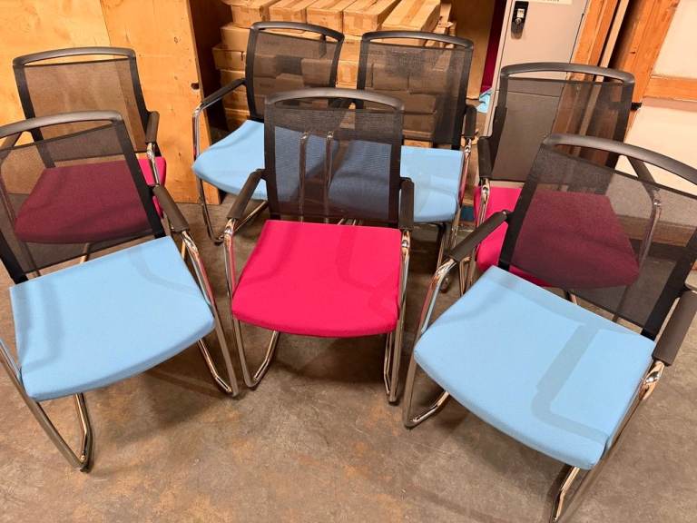 Job Lot 12 Stacking Office Chairs/Cantilever Meeting Conference Room Chairs