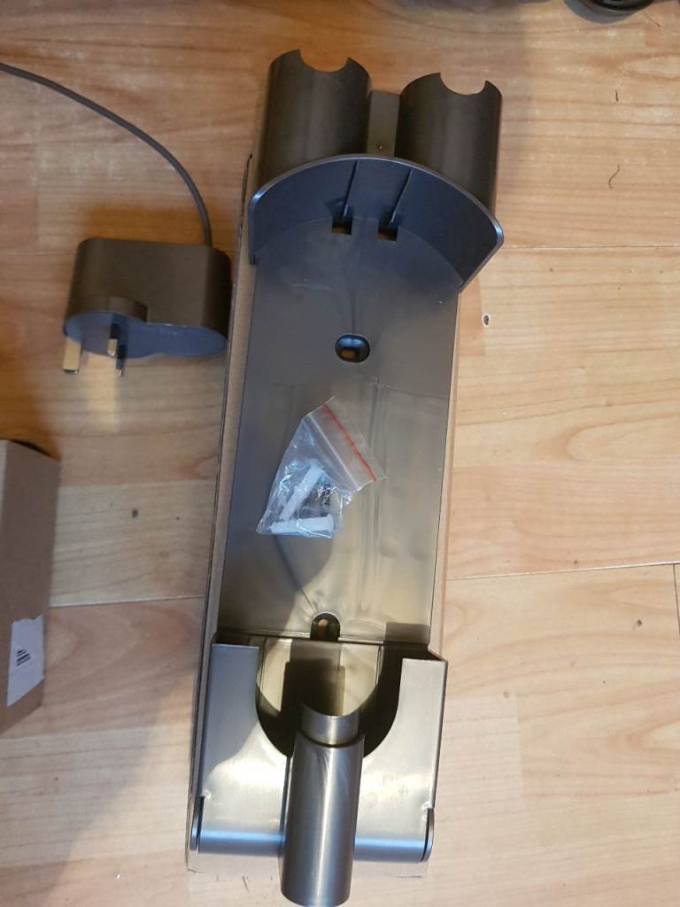 dyson v7 animal cordless vacuum cleaner Handheld filters washed and dried new battery