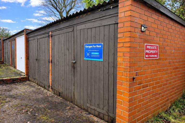 Garage to Let Stoke/Newcastle-under-Lyme 