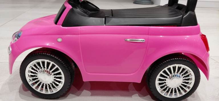 Outdoor or indoor / Ride-On girls pink car