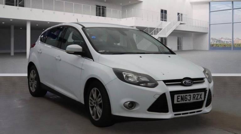 2014 Ford Focus 2.0 TDCi Titanium Navigator 5dr HATCHBACK DIESEL Manual