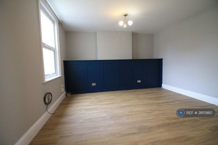 2 bedroom flat in Westbury-On-Trym, Bristol, BS9 (2 bed) (#2815980)