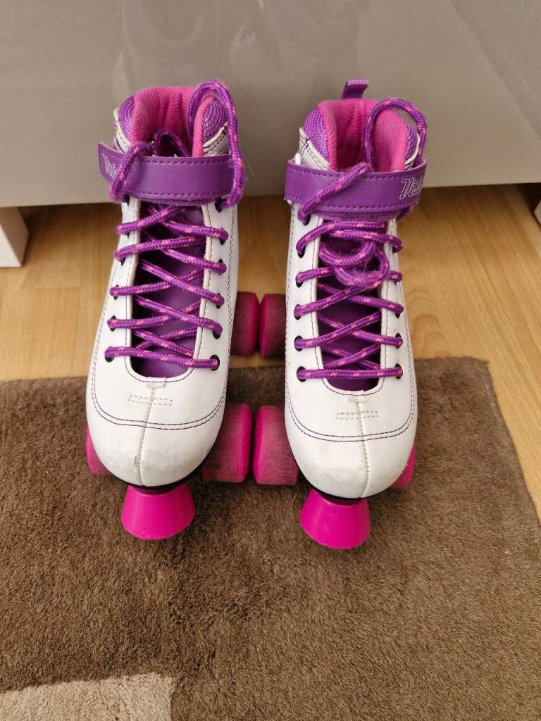 Junior roller skates
