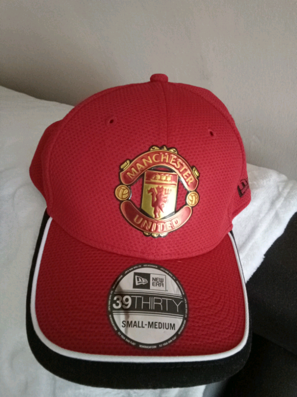 (788) Manchester United red cap, size S/M, new!