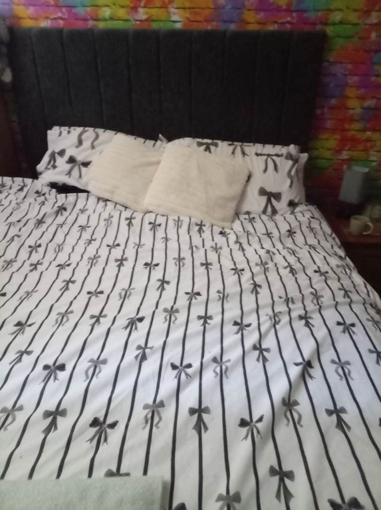 King size bed