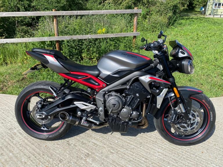 TRIUMPH STREET TRIPLE 765 R LRH, 2021, 3,619 MILES, SP EXHAUST, QUICKSHIFTER