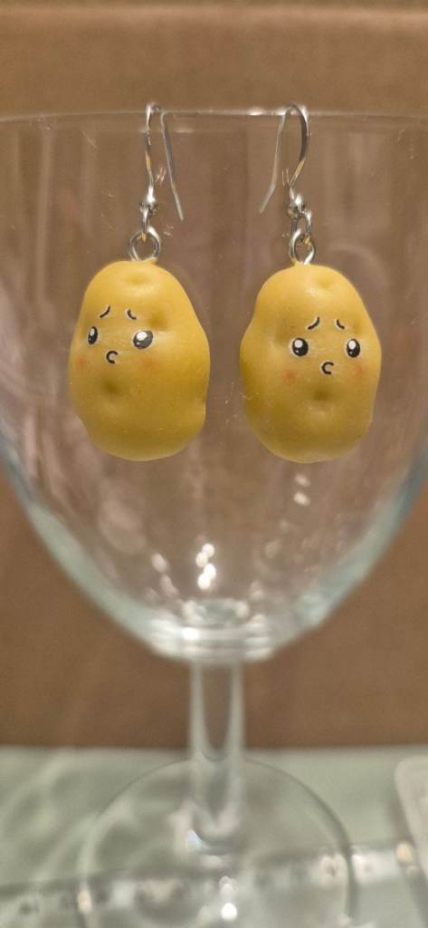 Looking for something different? Well hear it is potato earrings 🤣