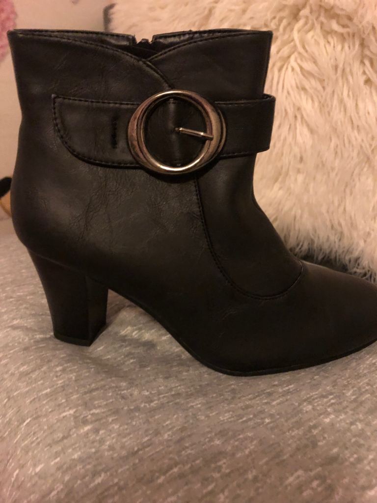 Ladies ankle boots 