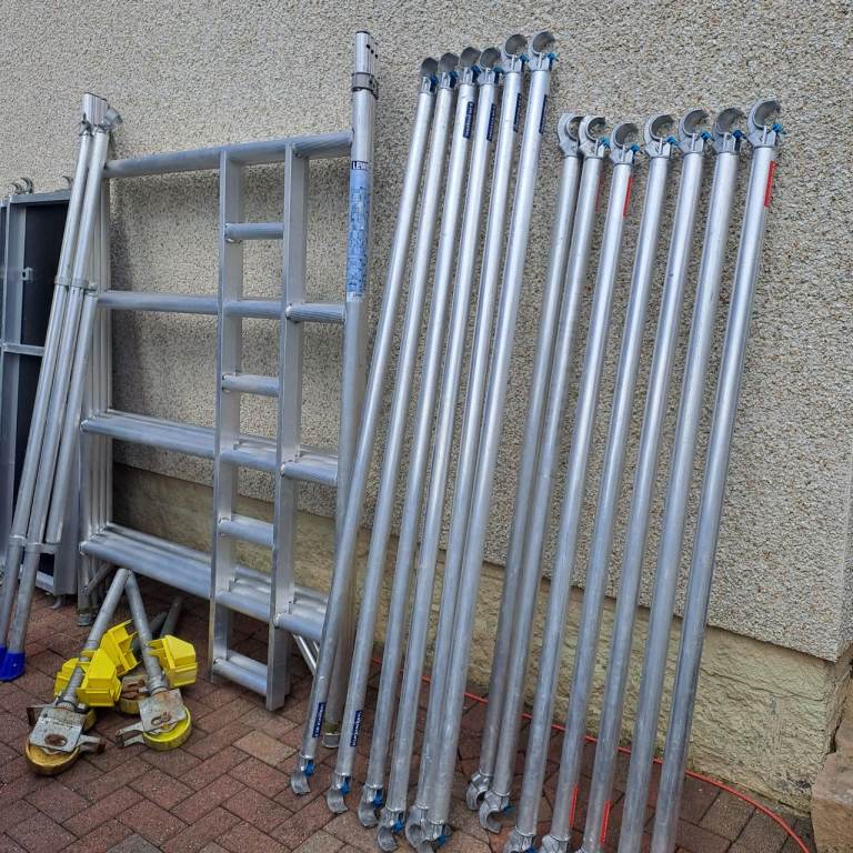 Scaffolding tower 