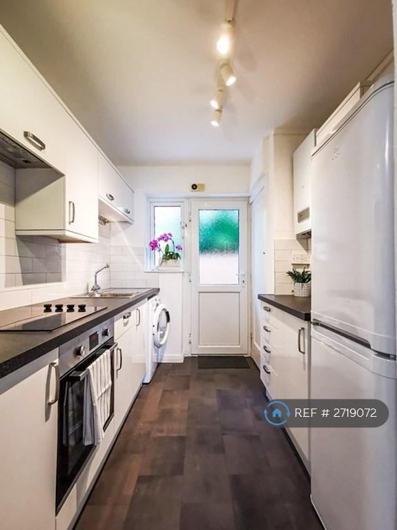 2 bedroom flat in Bath Road, Reading, RG1 (2 bed) (#2719072)