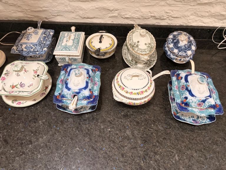 9 soup tureens
