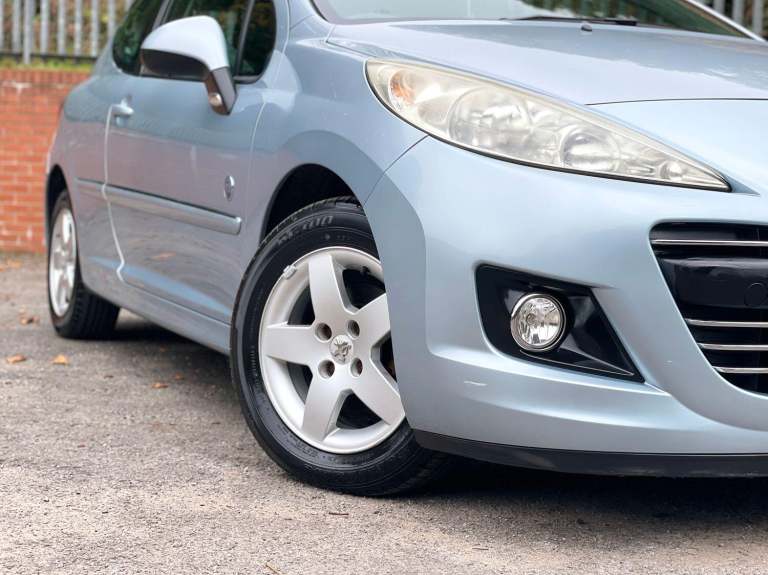 PEUGEOT 207 1.4 HDi Envy 2011