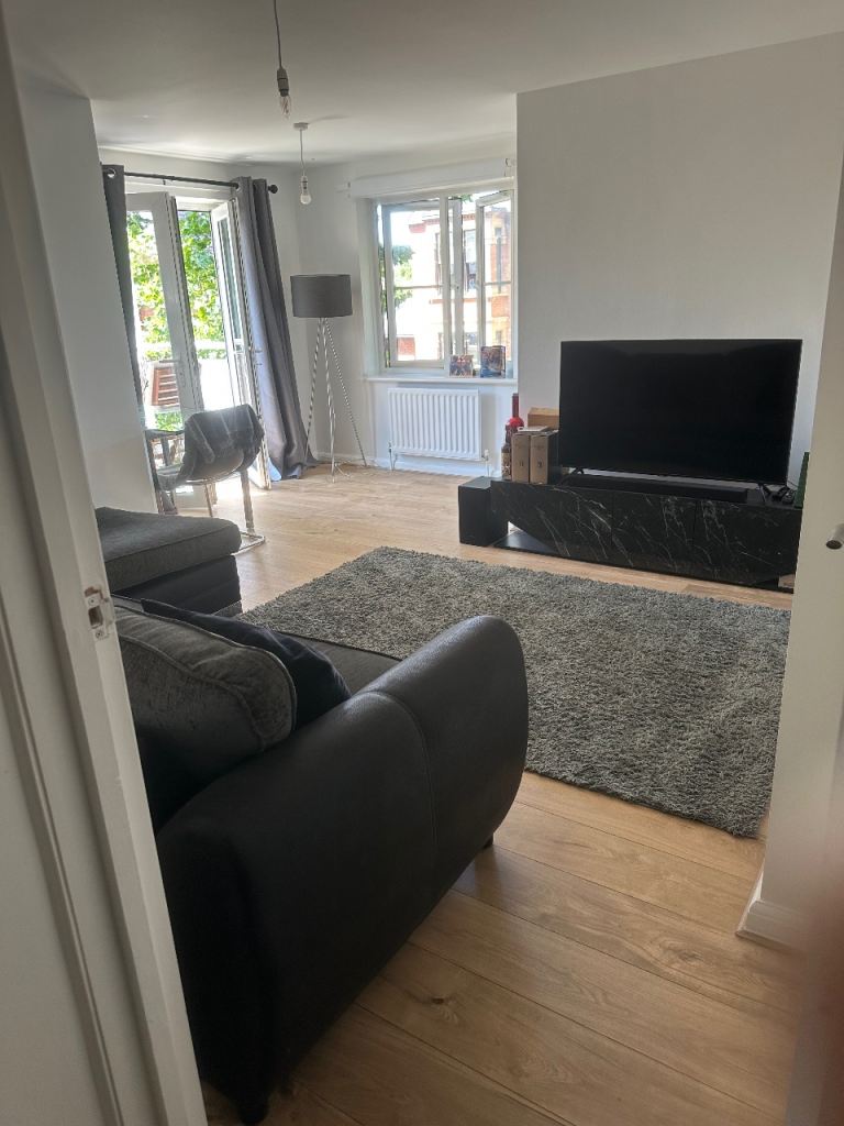 Mutual exchange only – 1 bed flat Beverley Road, W4 (balcony + parking)