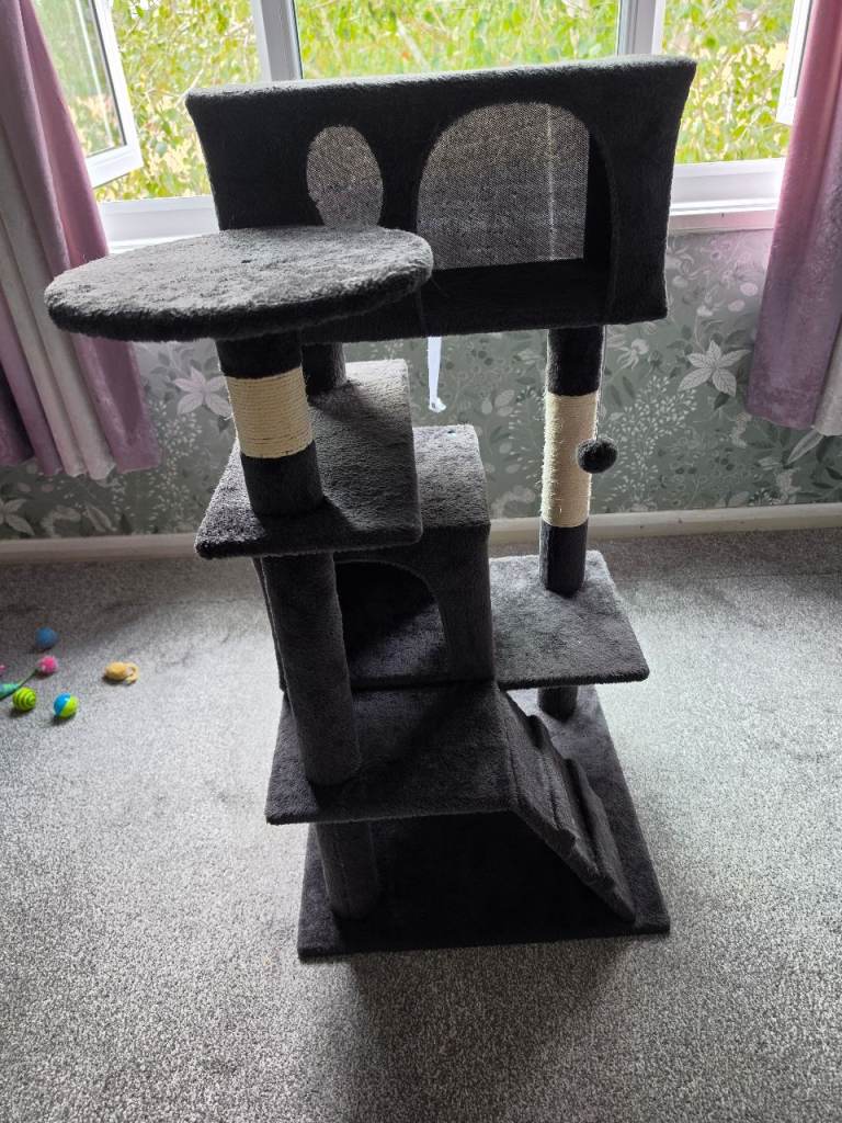 Medium cat scratcher post 