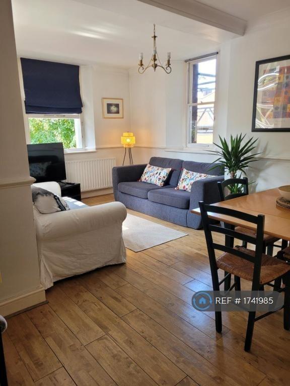 2 bedroom flat in Catherine Grove, London, SE10 (2 bed) (#1741985)