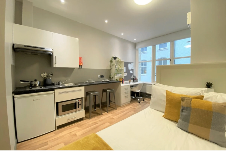 John Bell House  Room Type - Studio Bronze (Courtyard)