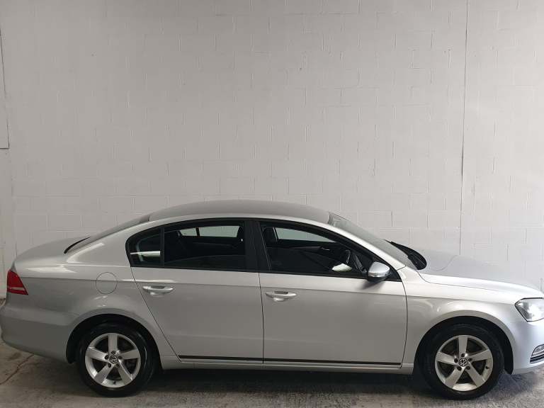 VOLKSWAGEN PASSAT 1.6 TDI BLUEMOTION * GEN 28,000 MILES * FSH* £35 TAX* AMAZING 