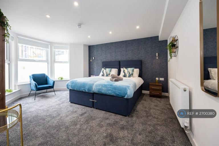 2 bedroom flat in West End Road, Morecambe, LA4 (2 bed) (#2700380)