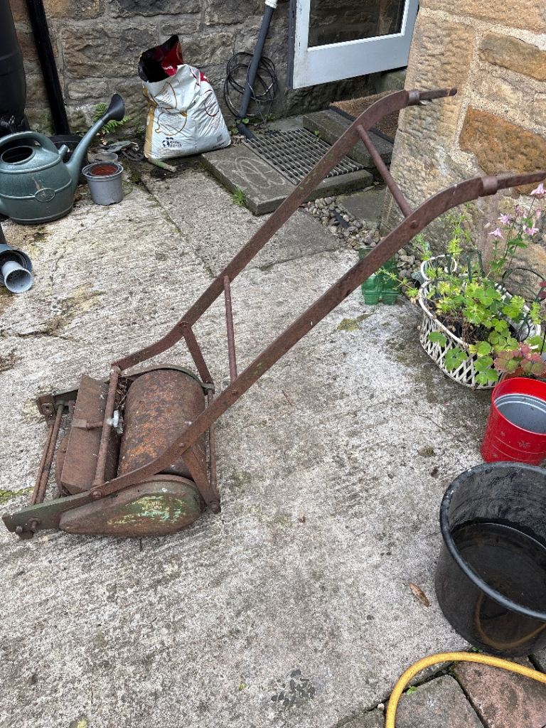 Vintage Hand Push Lawn Mower – Rusty but Complete