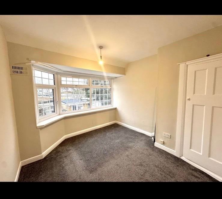3 bedroom house available to rent now